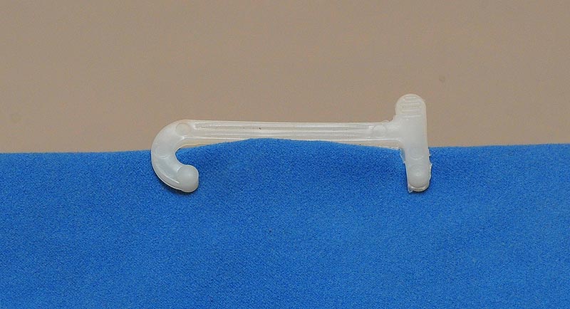 Зажим (прищепка) для білизни, запобігає ковзанню.